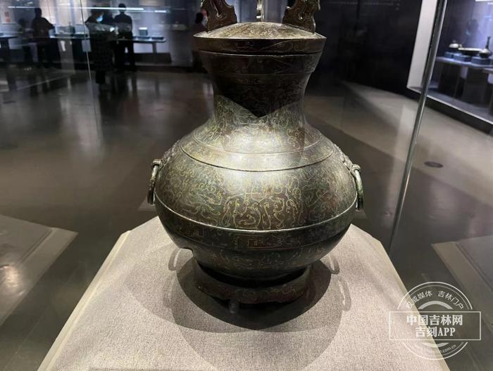 长信宫灯、鎏金铜缕玉衣、博山炉……280余件汉代王室文物在长春开展