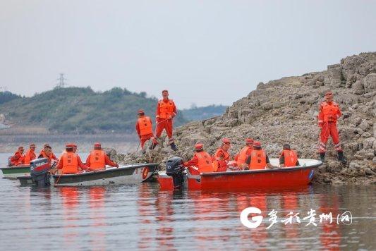 红枫湖上“激战正酣”  武警贵州总队练就水上救援硬功