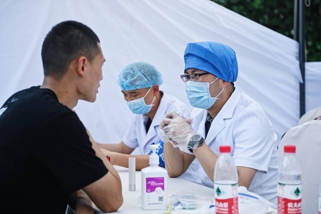 “万名医护走基层”志愿服务总队走进四川眉山洪雅