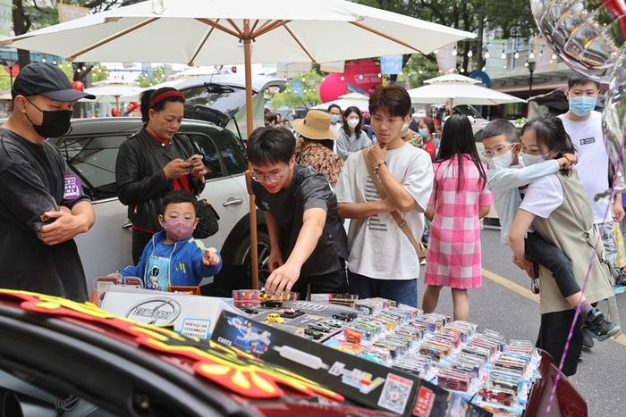 大学路限时步行街正式开街，未来每个周末和法定节假日都会有新活动