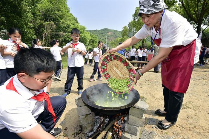 最适合初夏的水果来了，古人专为它设宴！“初夏”三鲜又有哪些