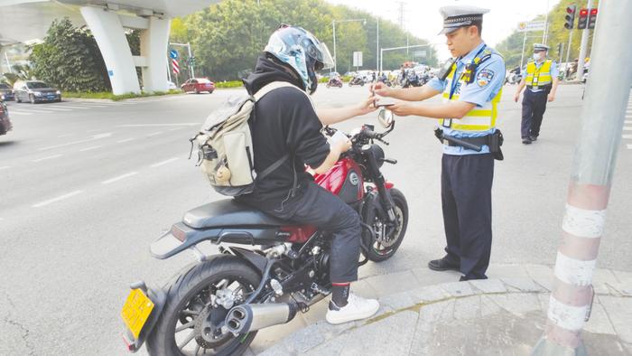 注意！南宁市布设700多处电子警察点，抓拍摩托车“闯限行”