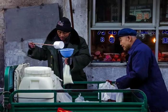 【老照片故事】鼓楼西街有个大同市奶牛厂奶站~