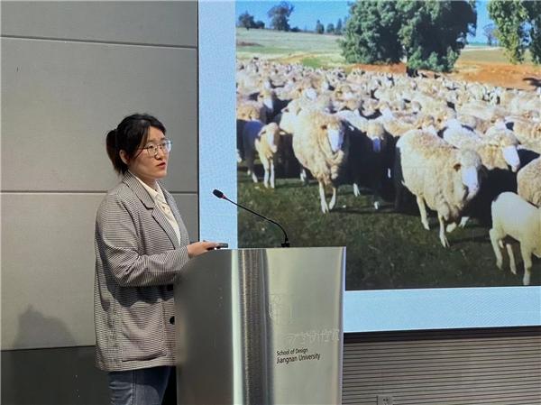 南山智尚精纺公司设计师禚慧在江南大学宣讲现场
