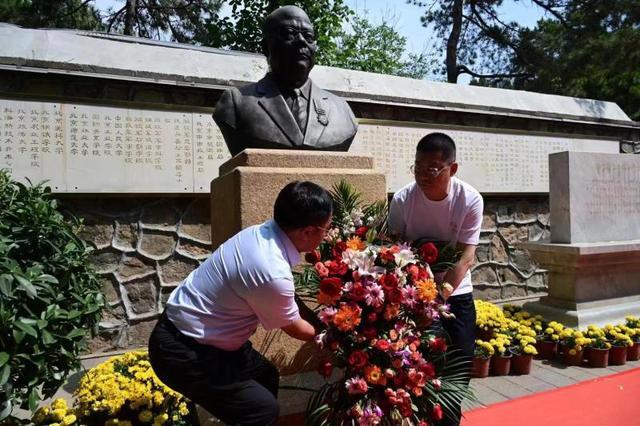 圆明园举办“曾宪梓纪念日”活动