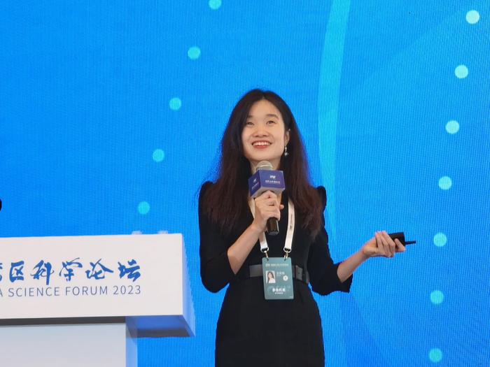演讲中的王笑楠 图源:时代财经