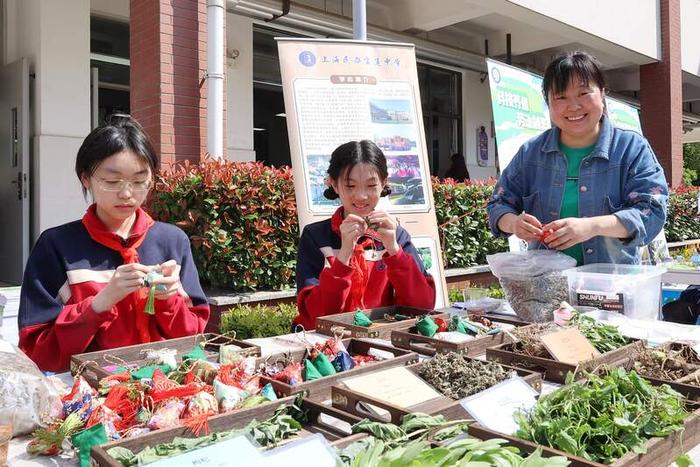 上海市学生劳动教育基地扩容，丰富育人大平台，让学生手脑并用中养成劳动习惯