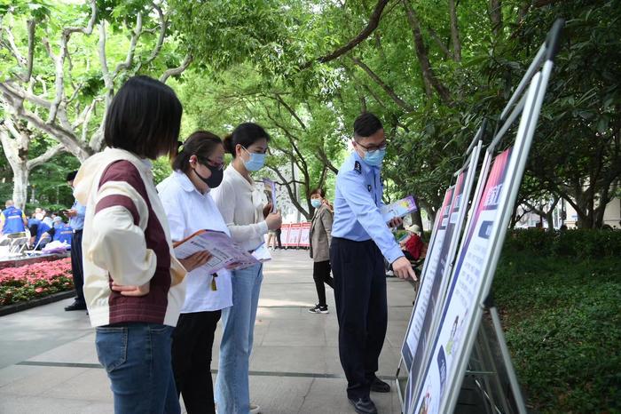 百姓家门口有了“解忧杂货铺”！他们整合法律服务资源，用法治“典”亮生活