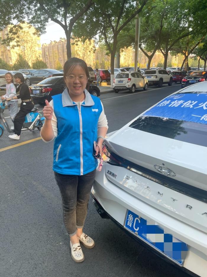 不喜欢出门的慧姐也加入到接送外地游客的‘鲁C’大军中