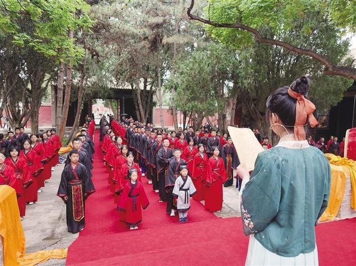 白银学子在武威“尊师道 崇文礼”