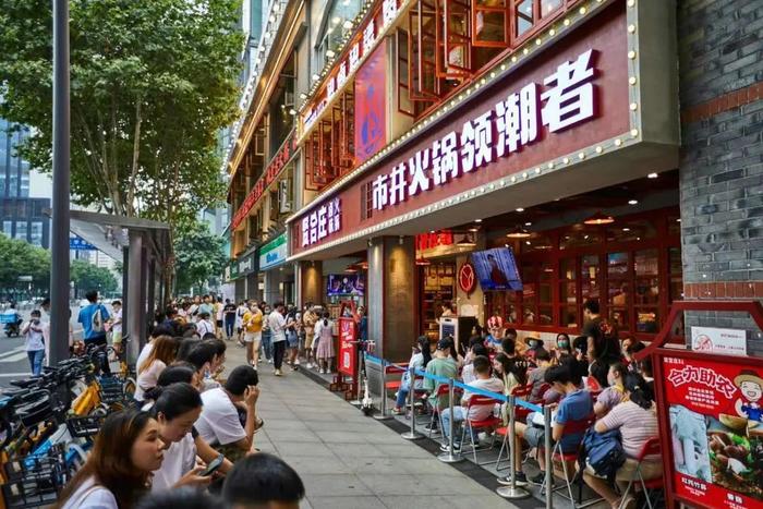 门店仅剩两成、北京门店全关，明星火锅店贤合庄仍在搞加盟