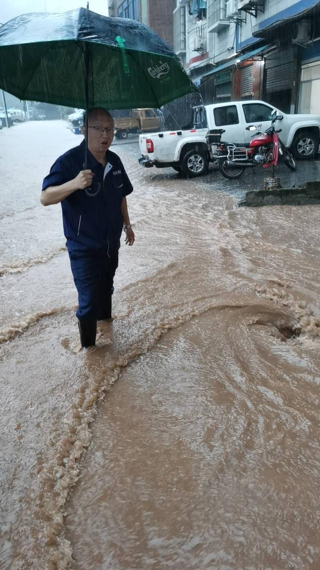 四川达州发布暴雨橙色预警 截至5月31日11时有18个站累计雨量超50毫米