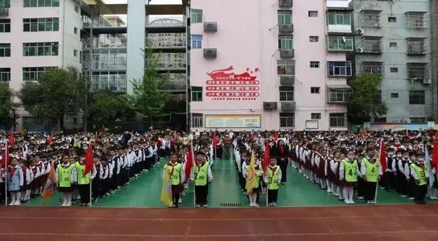 陕西省安康市汉滨区举行“全国国防教育示范学校”授牌仪式