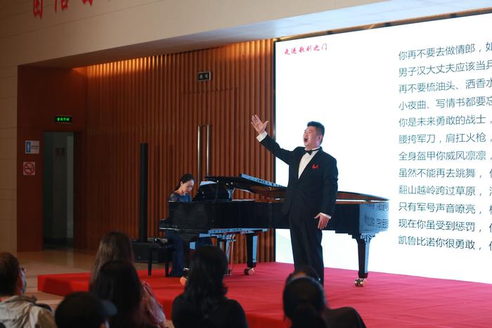 引领观众叩开歌剧之门，上海歌剧院的艺术家们来到金山“艺课堂”