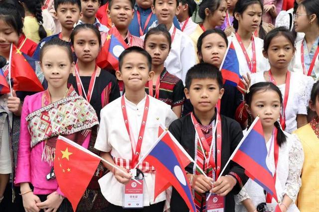 100名老挝学生观摩中国少年法庭模拟庭审