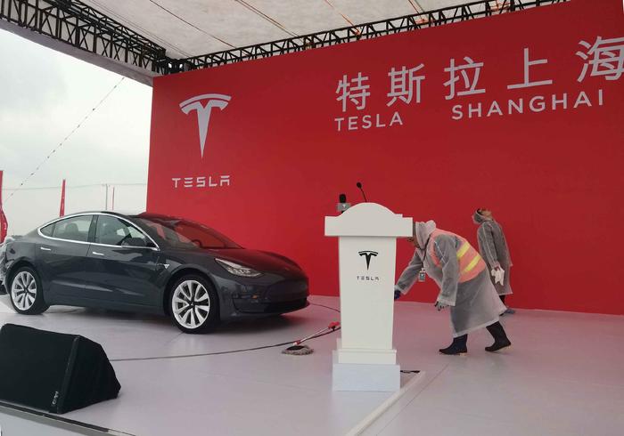 马斯克深夜到访上海超级工厂，将为新款Model 3揭幕？特斯拉中国下一步的大动作是这些？