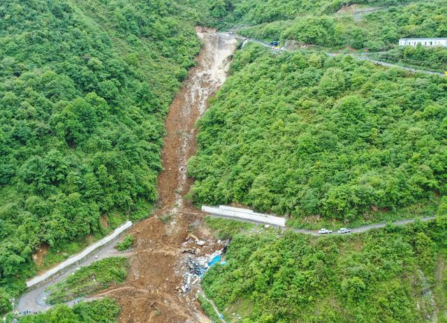 台风“玛娃”已致日本2死35伤，多地停水断电、列车停运