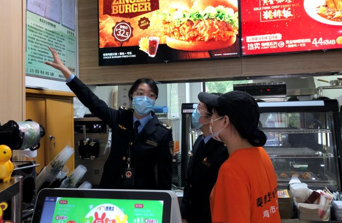 黑龙江省鸡西市市场监管局集中开展全市校园食品安全“大排查 大整治 大提升”专项行动