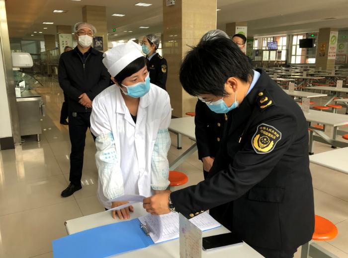 黑龙江省鸡西市市场监管局集中开展全市校园食品安全“大排查 大整治 大提升”专项行动