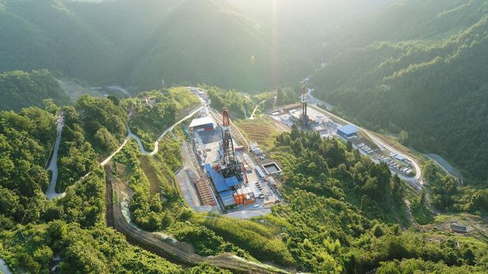 “奔跑”的大项目丨国内硫化氢含量最高的整装气田在川全面达产，是如何突破技术关的？