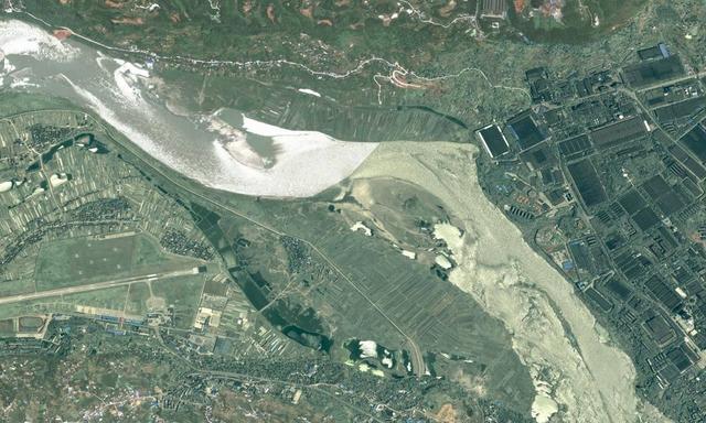 卫星云图记录长江十年：渔船减少 河道变宽