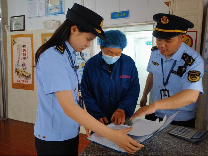 浙江温州苍南县：推动地产特色品牌食品“猪油渣”提档升级