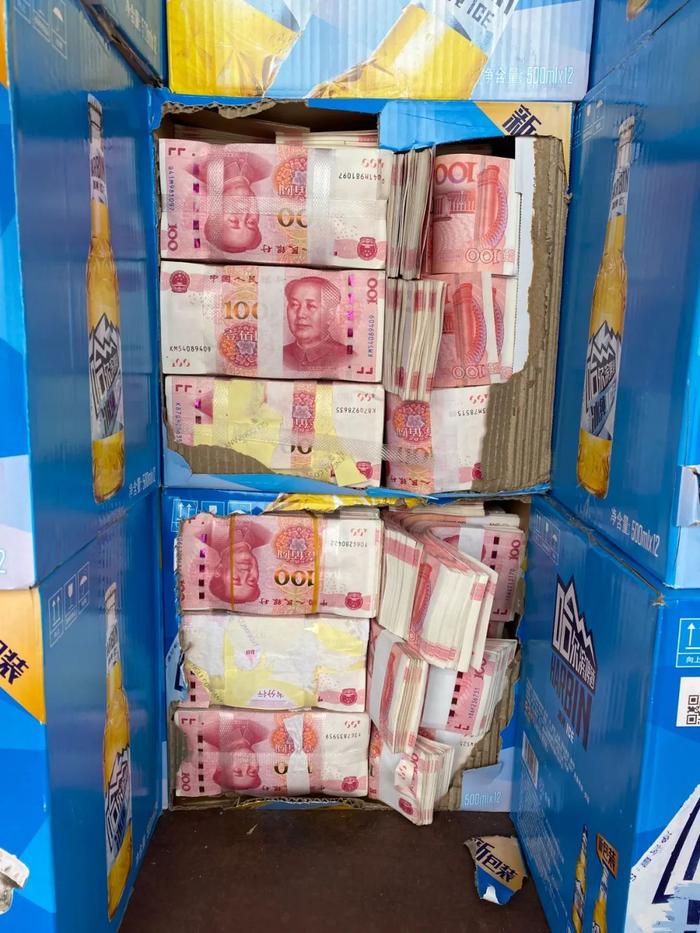 热搜！海关查验，14个啤酒箱内发现1399万元现金！网友热议：这拍卖吗？海关回应......