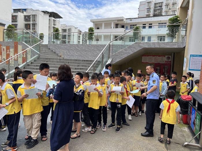 四川省遂宁市蓬溪县市场监管局开展“儿童用品安全行”主题宣传活动