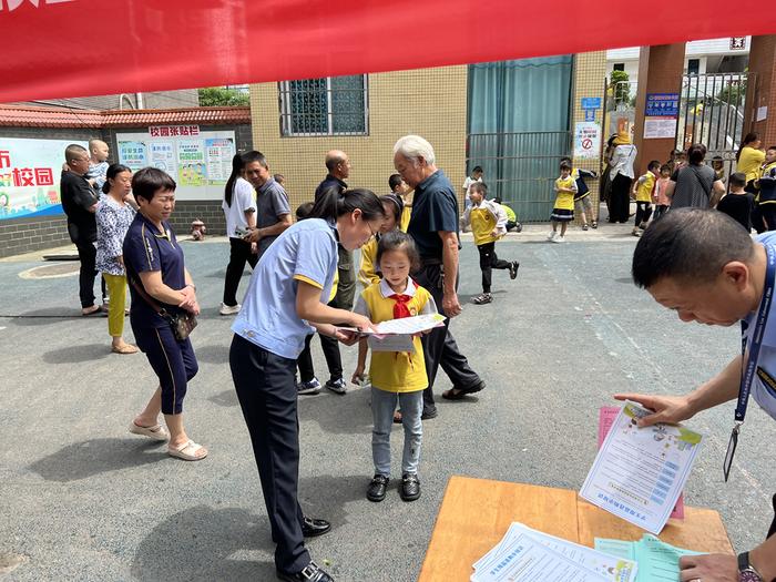 四川省遂宁市蓬溪县市场监管局开展“儿童用品安全行”主题宣传活动