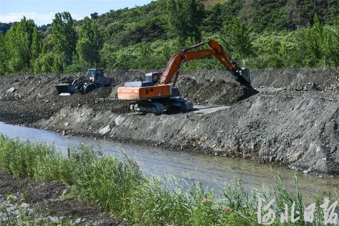 河北迁西：河道清淤保安全