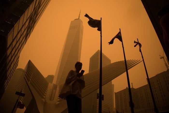 加拿大野火还在烧，纽约“像是在火星上”！N95口罩销量猛增逾10倍、中国产空气净化器卖爆了