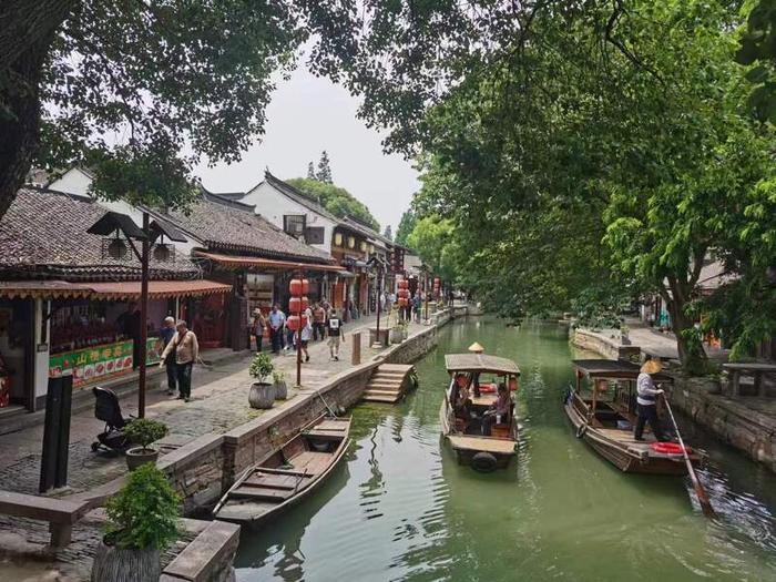 地震后房屋是否完好，生活秩序是否正常？记者去青浦朱家角看了看