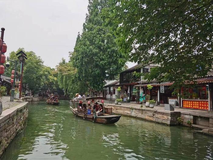 地震后房屋是否完好，生活秩序是否正常？记者去青浦朱家角看了看