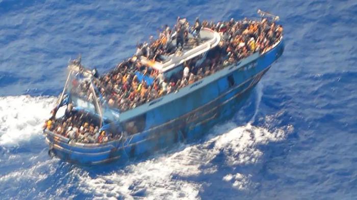 灾难性沉船！“船上可能有750人”，船长弃船逃跑，78人死亡，数百人失踪...