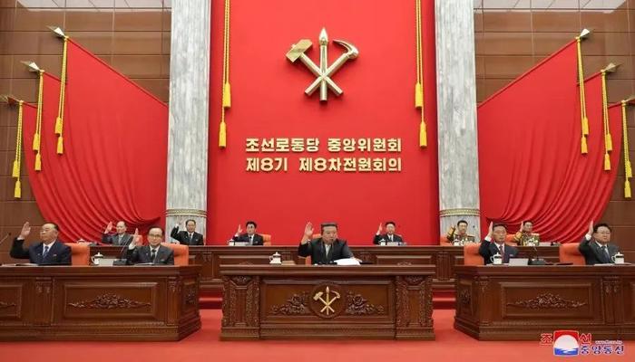 6月16日到18日，朝鲜劳动党八届八中全会扩大会议举行