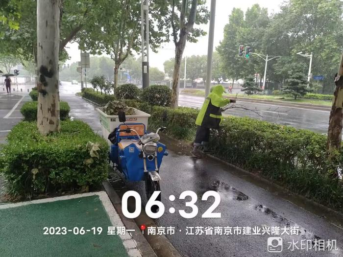 城管水务集团：全力以赴做暴雨下的护航人