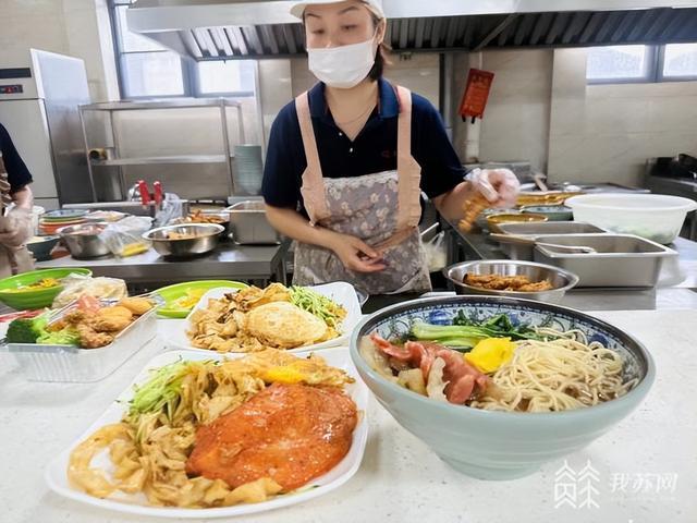 南京高中学校举行校园开放日 为初三学生打造“高中生活体验”