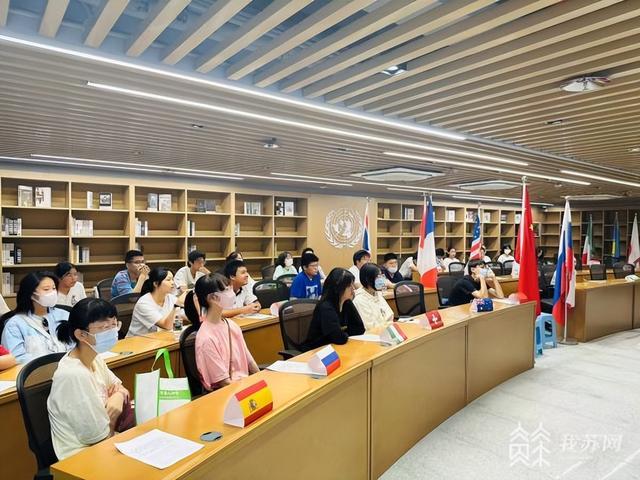 南京高中学校举行校园开放日 为初三学生打造“高中生活体验”