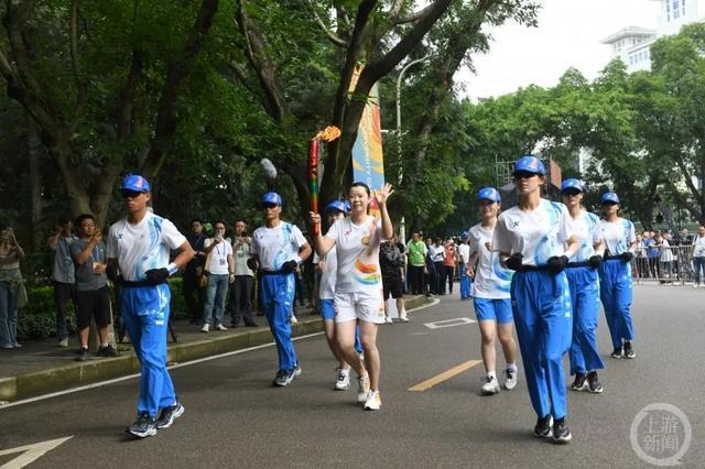 新闻早报｜重庆高考一分段表来了，普通类122194人上本科批