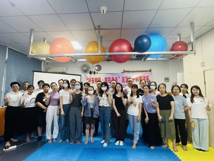 六、建立管控群组,确保信息触达