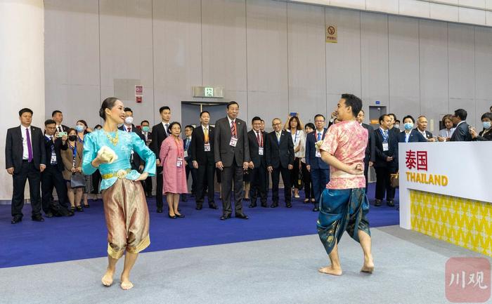 沉浸式探访泰国国家馆，泰国国会上议院议长蓬佩点赞川泰合作