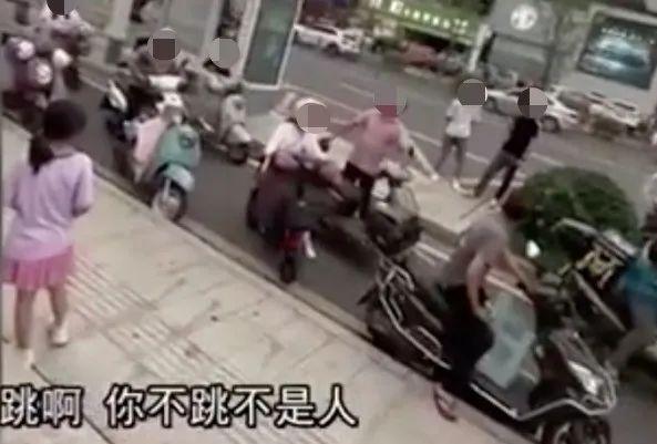 "不跳不是人"!男子在起哄声中跳楼身亡 律师:可对起哄者处罚