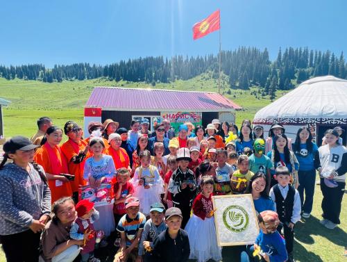 驻吉尔吉斯斯坦大使杜德文赴伊塞克湖州出席夏季牧场幼儿园开园仪式
