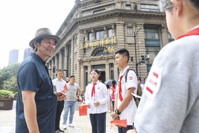 图说│跟着劳模去寻访，红色教育少先队队课在苏州河畔邮政博物馆开讲