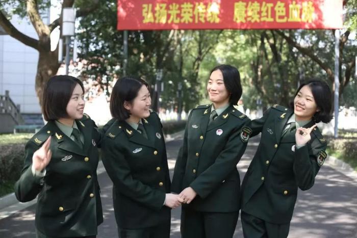 持续一个多月！女兵报名开始