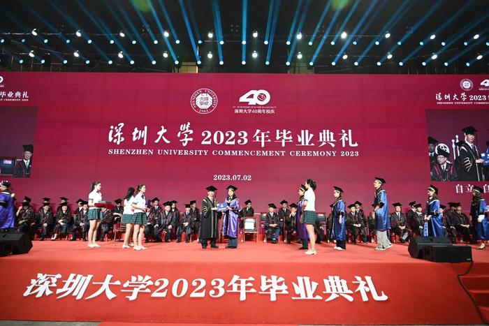 前所未有！深圳大学万人毕业典礼在“春茧”举行