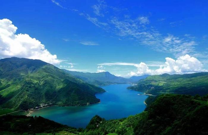 浙川文旅协作又有新成果，凉山雷波获授牌象山影视城外景拍摄基地