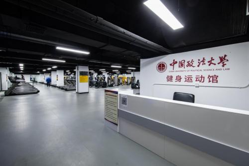 舒华体育捐赠健身器材  助力广东工业大学篮球队再创佳绩