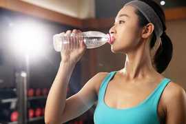 盛夏时节养生水“一日三杯”，白开水是最经济、健康的饮料