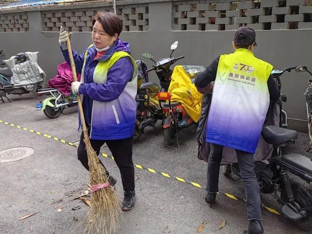 用脚步绘就“民情地图”，普陀的她将温暖送到居民心坎上